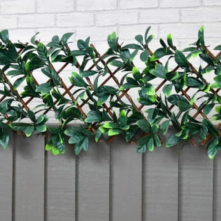B&M Expanding Artificial Laurel Leaf Trellis 180 X 30cm - Image 2